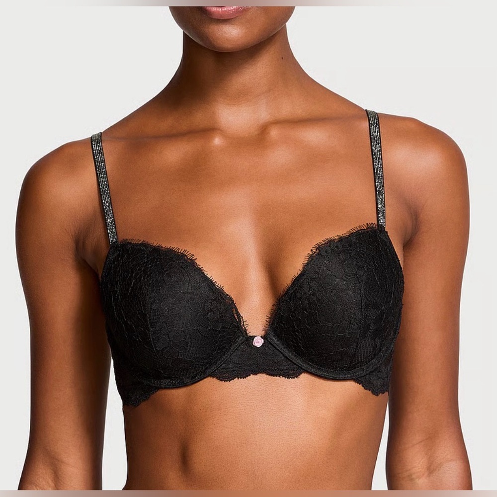 NWOT Victoria's Secret DREAM ANGELS
Twinkle Lace Push-Up Bra Size 34B